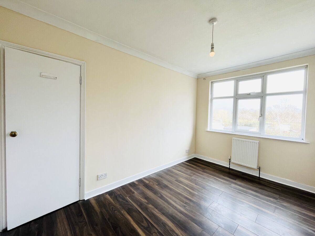 Malvern Gardens, Queensbury, HARROW, HA3
